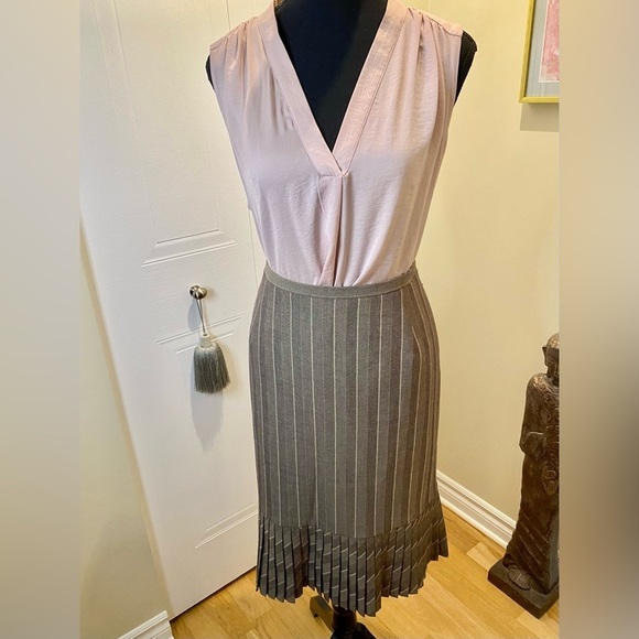 Y2K,  Nygård Collection Petites greyish brown/pink pinstripe accordion hem skirt - Picture 3 of 13